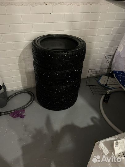 Bridgestone Ice Cruiser 7000 215/45 R17