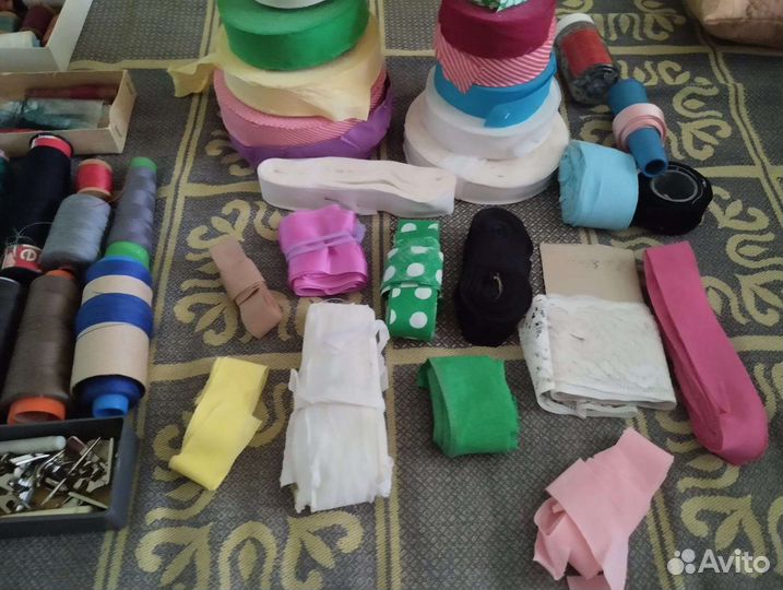 Швейная машина Чайка 142м