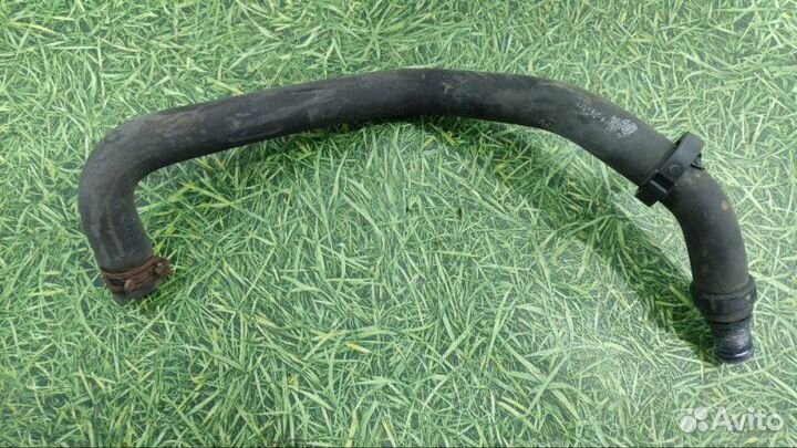 Патрубок системы охлаждения Renault Megane 3