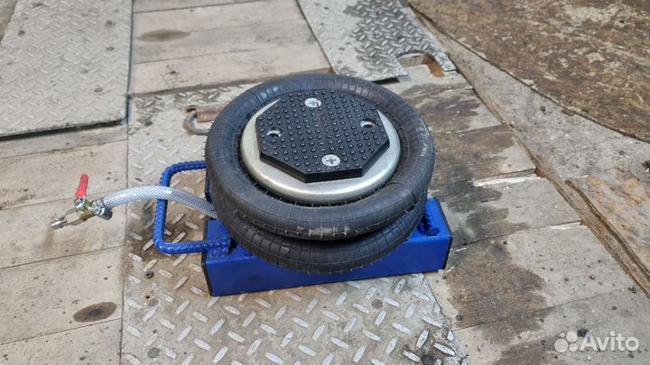 Домкрат пневматический