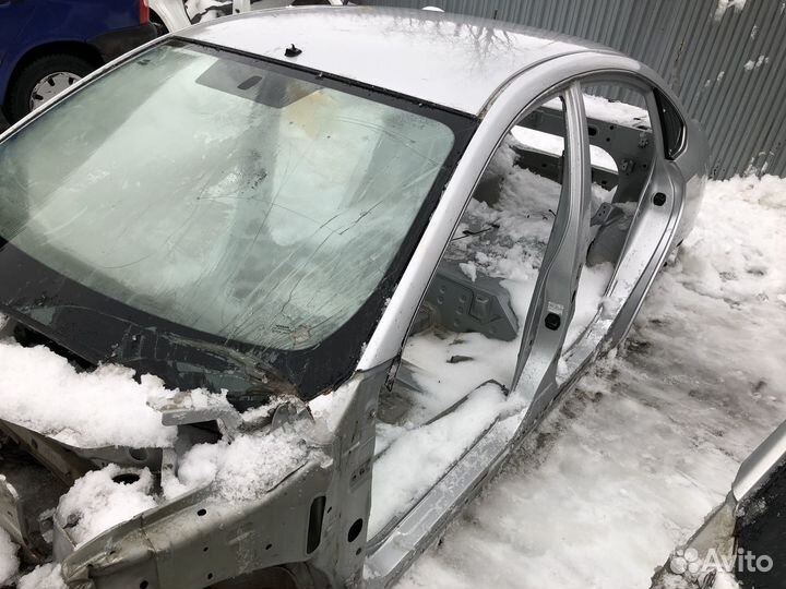 Средняя стойка кузова Nissan Almera G15