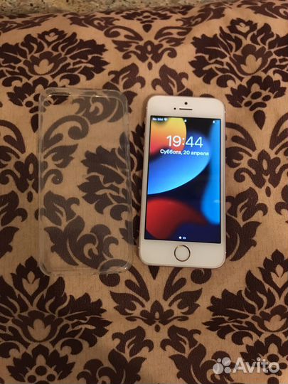 iPhone SE, 32 ГБ