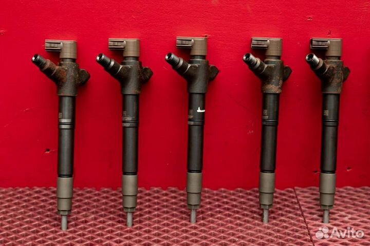 Форсунка топливная Toyota Land Cruiser 200 1VD