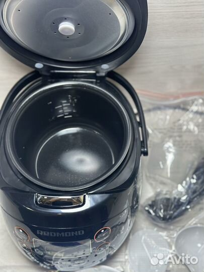 Redmond Мультиварка RMC-03