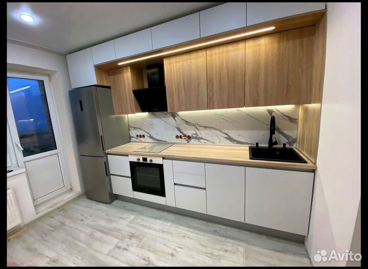 Угловая кухня в дом