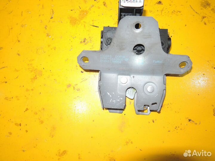 Замок стекла багажника Ford Kuga 2008-2012