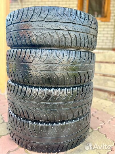 Bridgestone Ice Cruiser 7000 215/65 R16