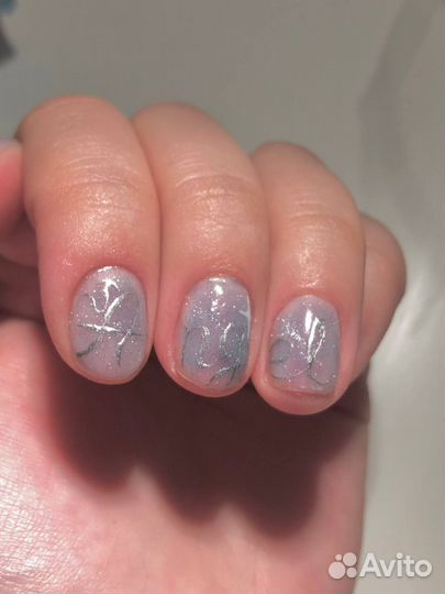 Модель на маникюр с дизайном