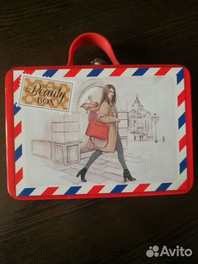 Коробочка металлическая, бьюти- бокс