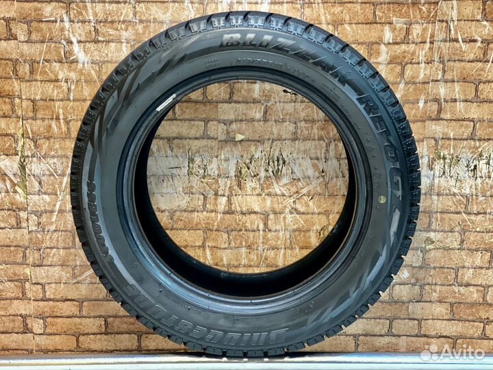 Bridgestone Blizzak Revo GZ 215/55 R16
