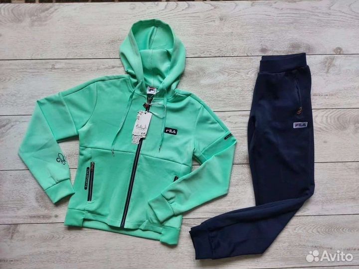 Спортивный костюм женский (размер 42)