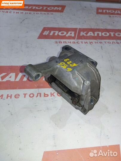Подушка крепления двигателя правая Volkswagen