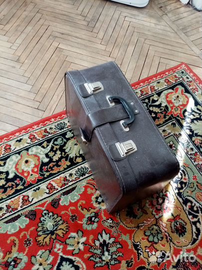 Швейная машина 