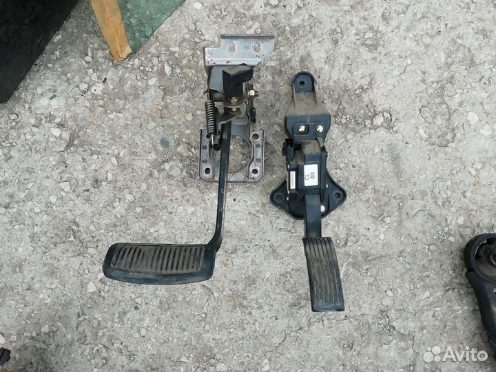 Педали santa fe 2006г