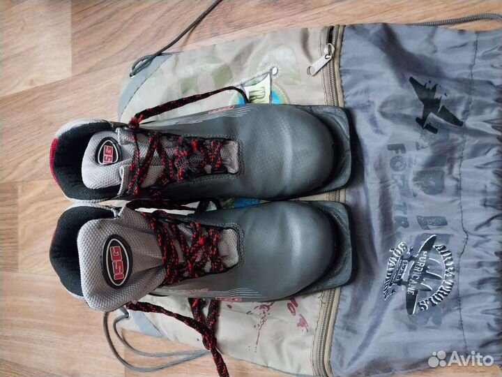 Лыжные ботинки