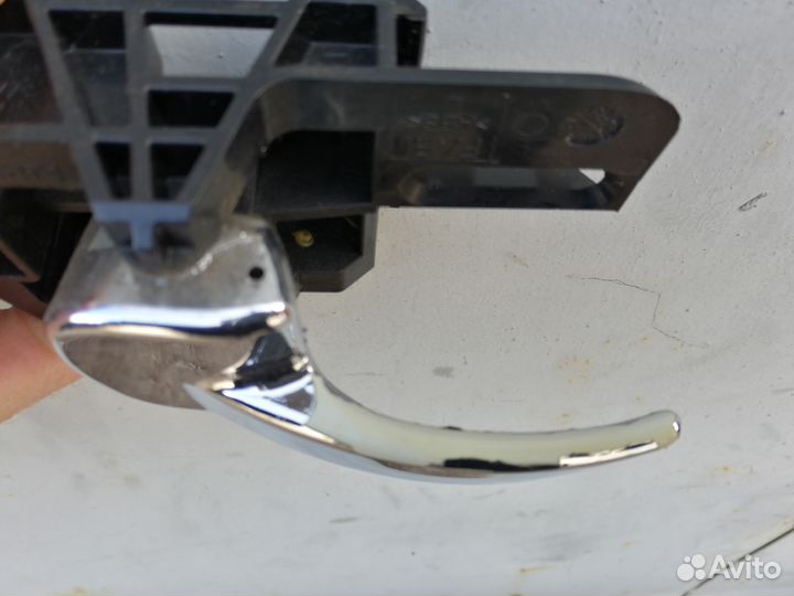 Продам внутреннюю ручку двери Nissan Qashqai J10