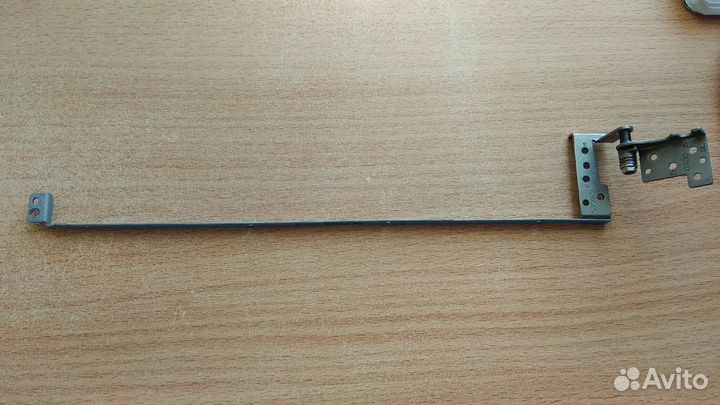 Петля матрицы левая для Lenovo G700, G710