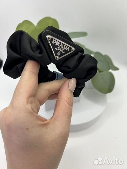 Резинка для волос Prada