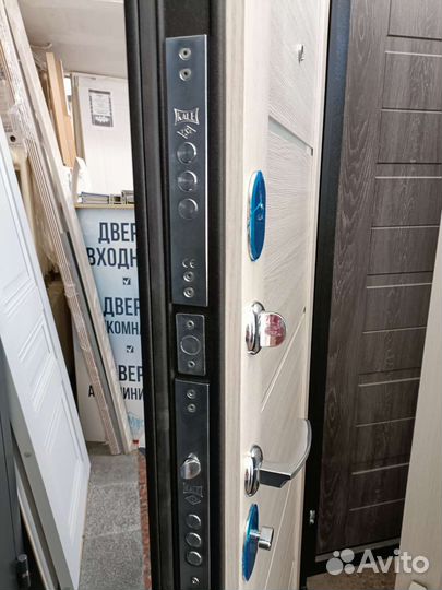 Дверь входная с установкой