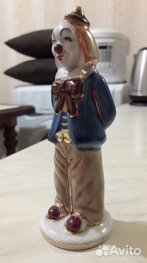 Статуэтка клоуна из фарфора