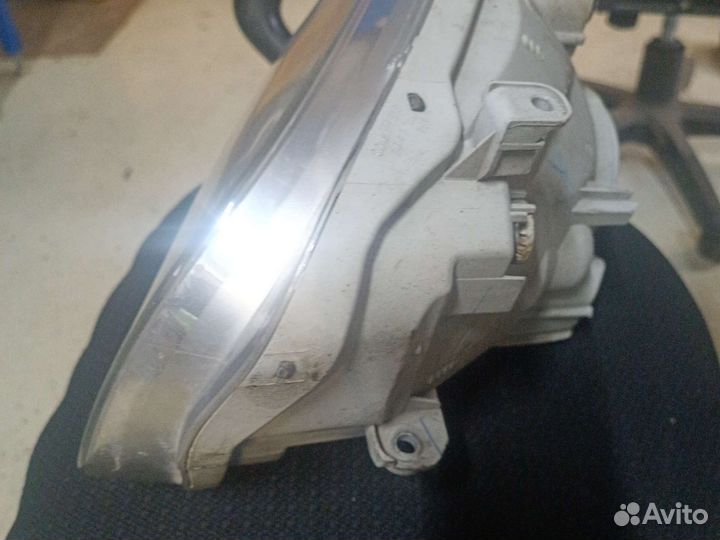 Фара toyota tundra