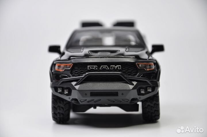 Модель авто RAM Mammoth 1000 TRX 1:32 металл