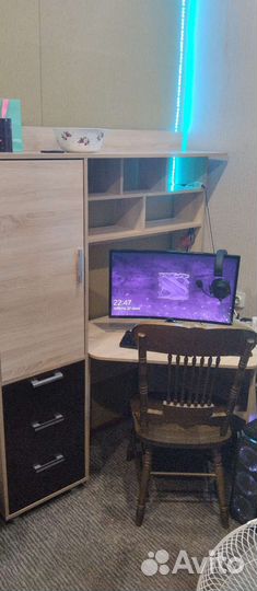 Письменный стол