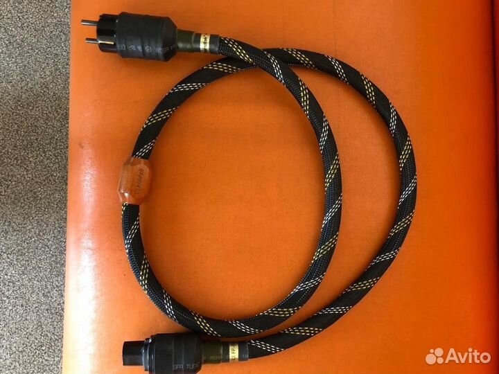 Шнуры сетевые и для акустики 1 шт