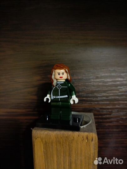 Девушка минифигурка Lego