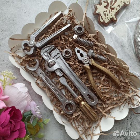 Шоколадные инструменты,мужской подарок