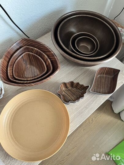 Набор посуды и скатерти в славянском стиле