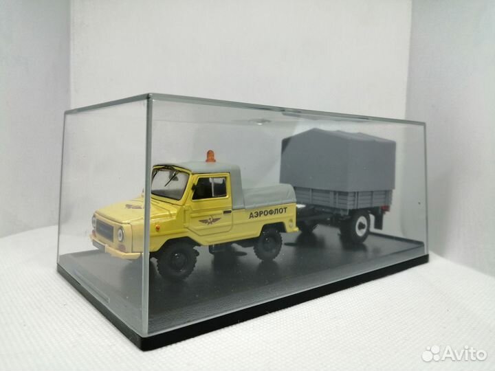 Модель луаз-2403 Тягач контейнерных тележек