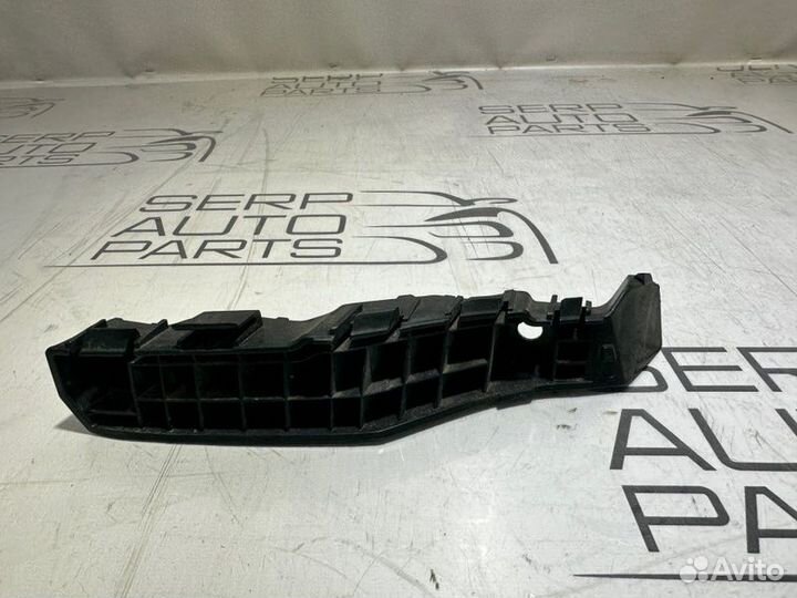 Крепление бампера переднее правое Kia Soul AM G4FC