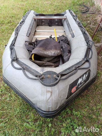 Двигатель HDX F 4 BMS и лодка Мнев и ко скат S-360