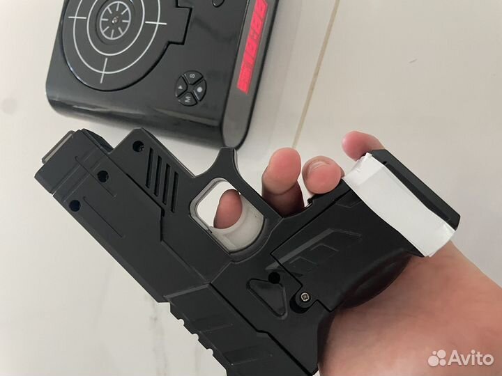 Будильник с пистолетом