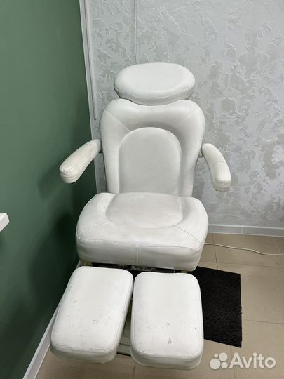 Педикюрное косметологическое кресло