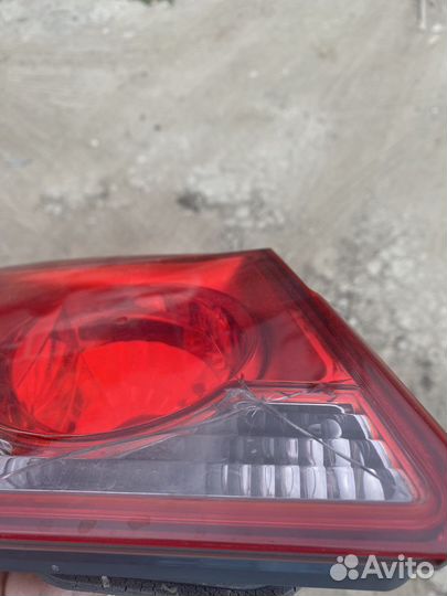 Левая фара на крышку багажника cruze