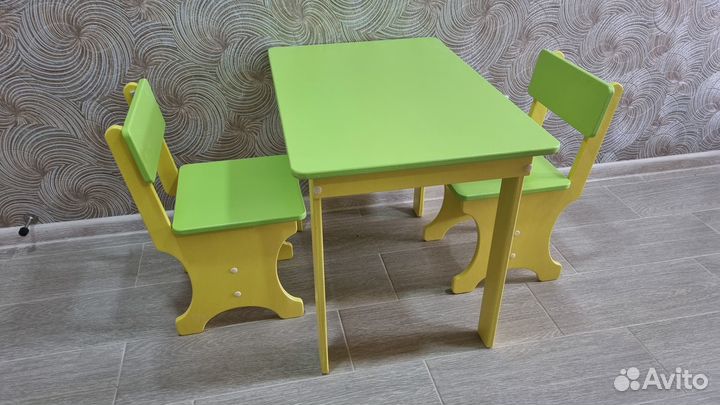 Детский столик и стульчик
