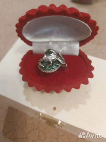 Серебряное кольцо