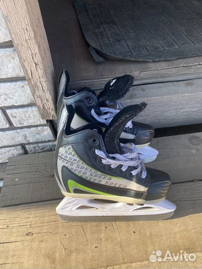 Хоккейные коньки