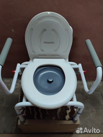 Кресло-туалет армед