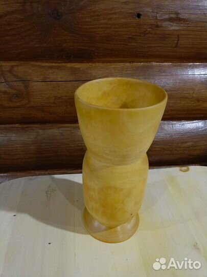 Ваза из стабилизированного дерева для цветов