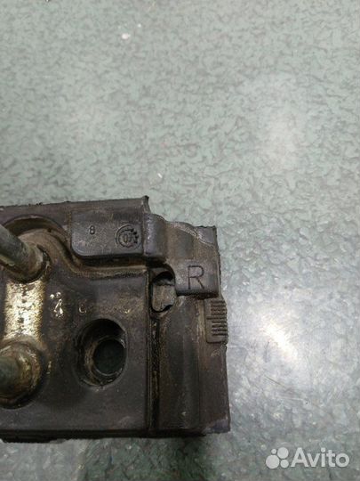 Ответная часть замка багажника Mercedes-Benz