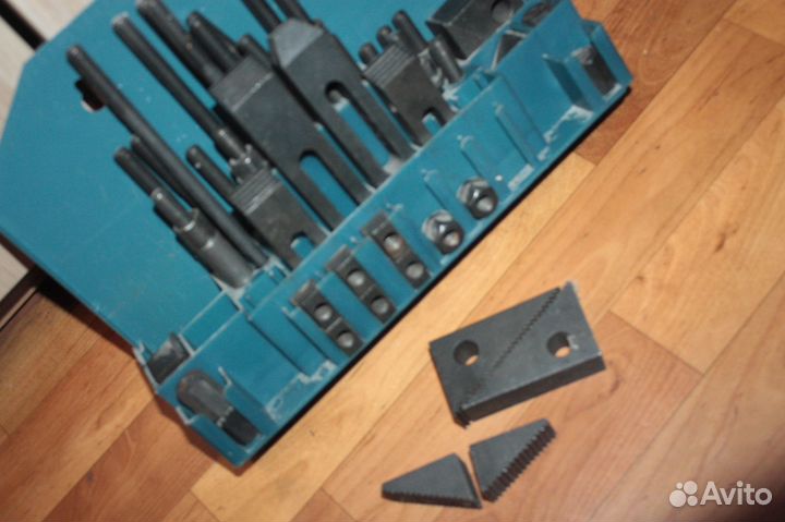 Комплект прихватов для фрезерных станков