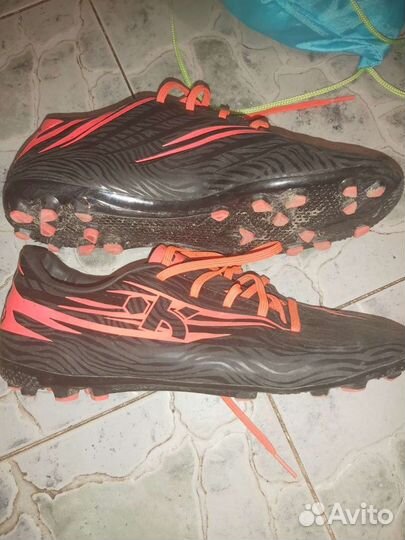 Футбольные бутсы шиповки