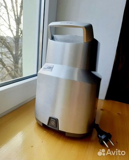 Сломаная мясорубка Bork M 700