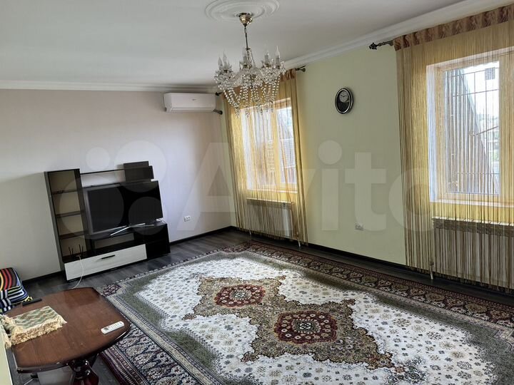 2-к. квартира, 85 м², 6/6 эт.