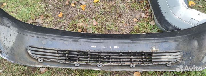 Передний бампер Opel Zafira A