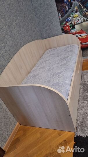 Кровать с матрасом