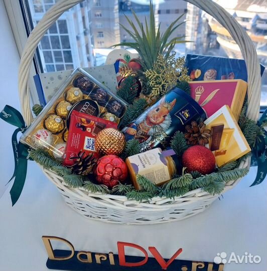 Корзина подарочная 